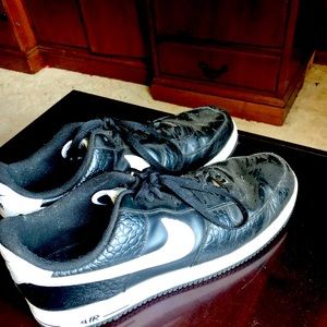 Size 17 Nike Air Mens Shoes